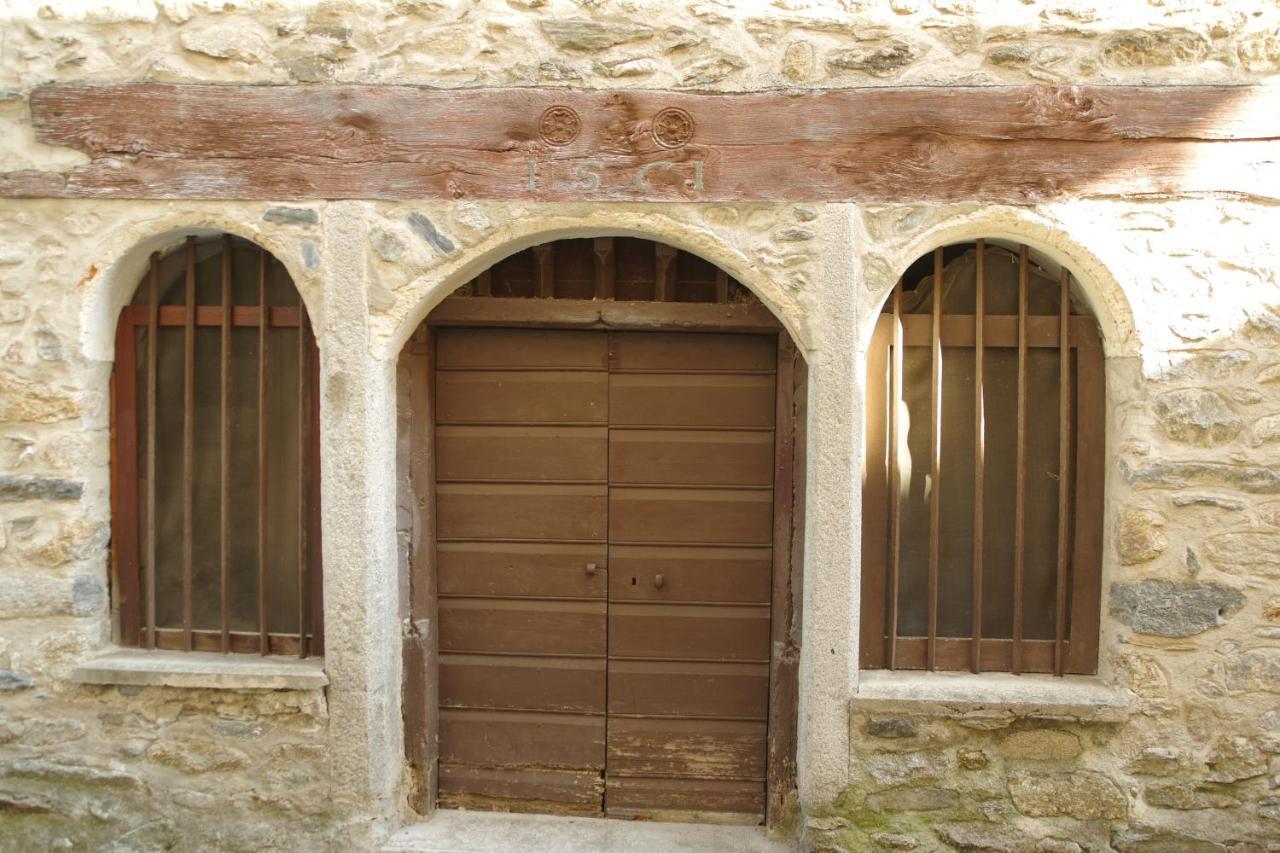 Puig Roja Del Roser
